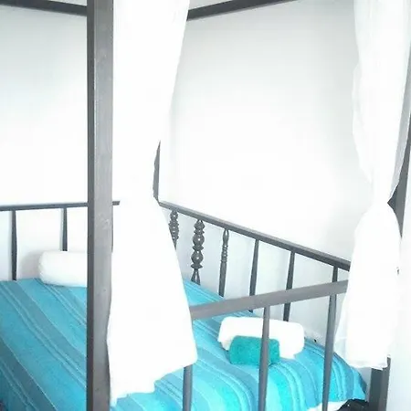 Sunny Family Duplex With Balconies In 페니케